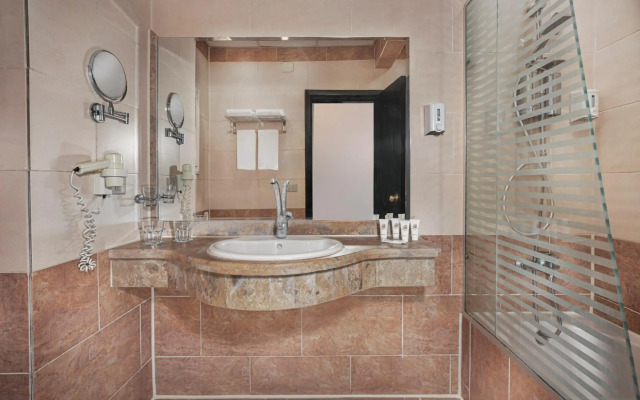 Holidays Express Hotel