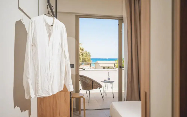 Palm Tree Beach Suites