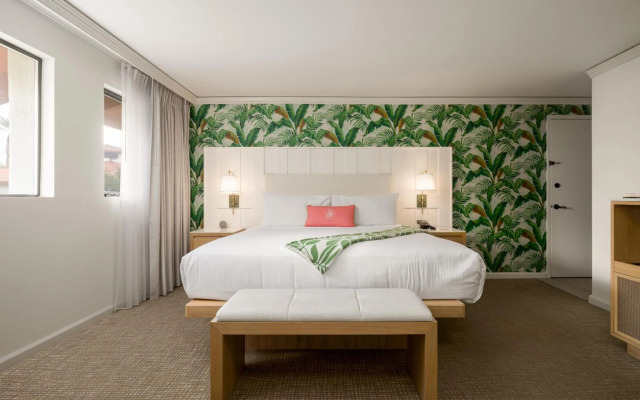 Tommy Bahama Miramonte Resort & Spa