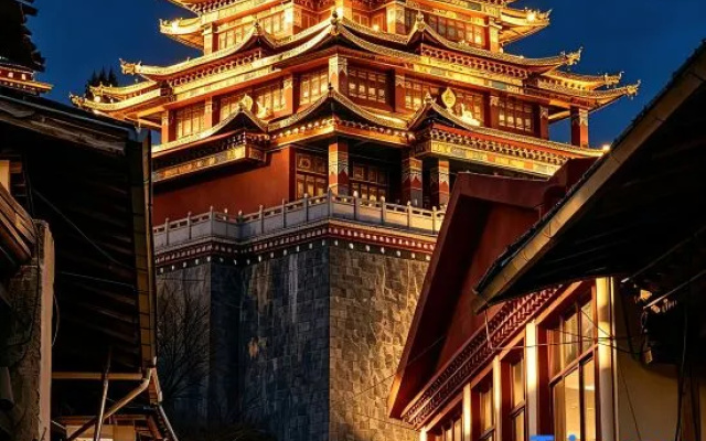 Zangbai Boutique Courtyard |Oxygen Supply | Smart Audio-Visual Boutique Stay (Dukezong Branch) — hotel in Shangri-La