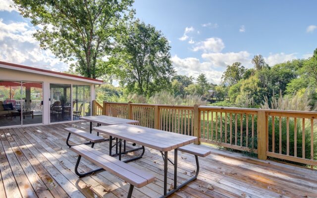 Sevierville Vacation Rental: 6 Mi to Dollywood!