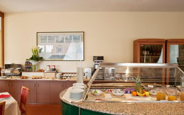 Cavallo Hotel Verona Est