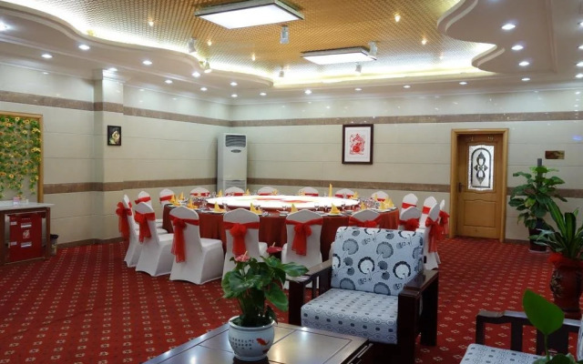Shihe Hotel Xinyang