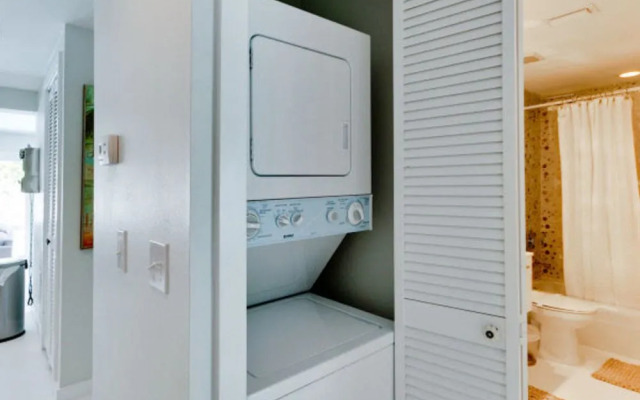 Sugar Plum Hideaway East