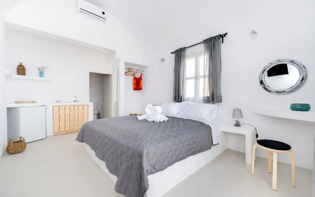 Anthelea Santorini Hotel