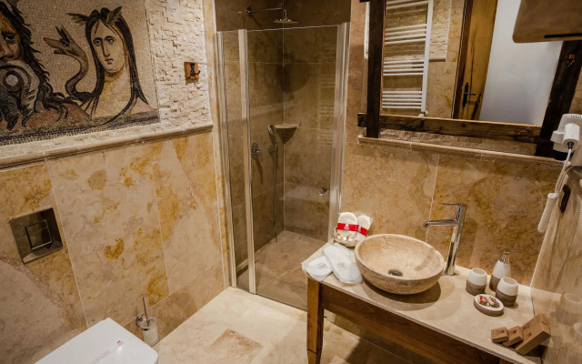 Sultan Cave Suites