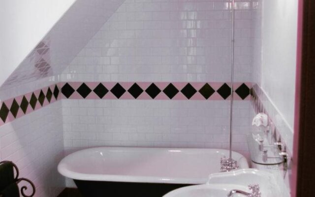 Holmesdale House Bed and Breakfast