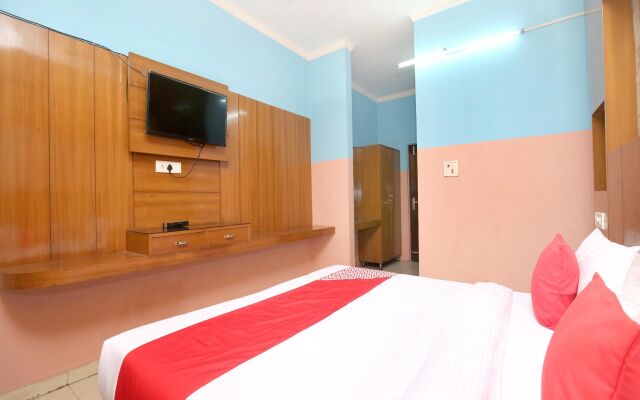 OYO 5906 Hotel Skyfox