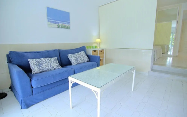 La Petunia Apartment