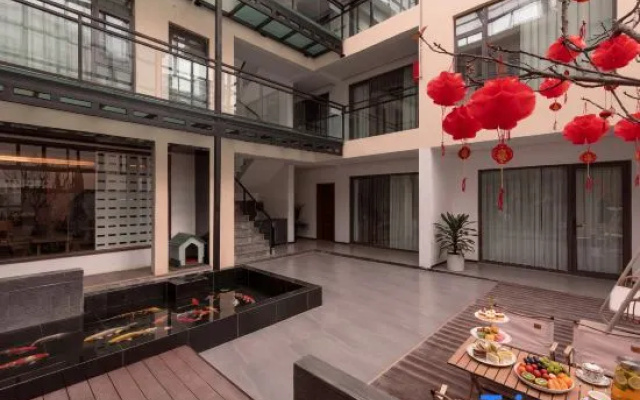 Shangri-La Xinjiuyi Homestay – Exterior – Shangri-La