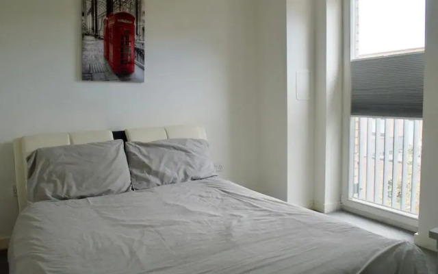 Modern 2 Bedroom Apartment With Parking