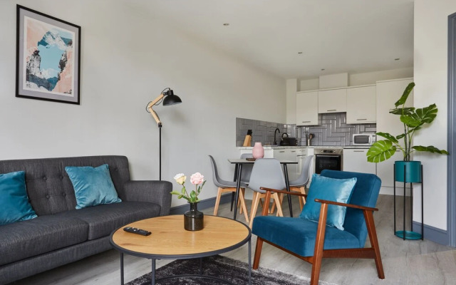 Reading Central Serviced Apartment by Viridian Apartments