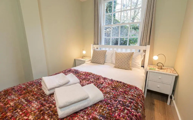 Charming 2 bed with garden in Notting Hill