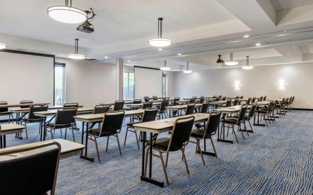 Cambria Hotel Minneapolis Maple Grove