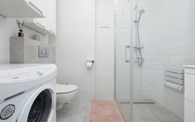 Spacious Grunwaldzka 77 by Renters