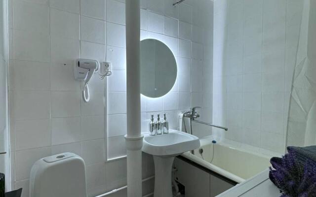 Bragin HILL (Брагин Хилл) на улице Маршала Жукова 40