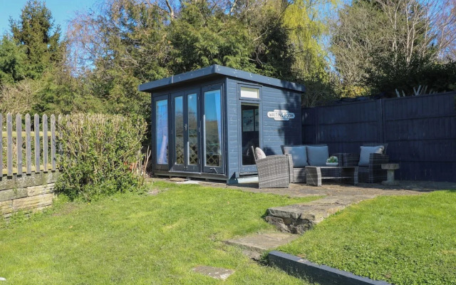 Coupling Cottage