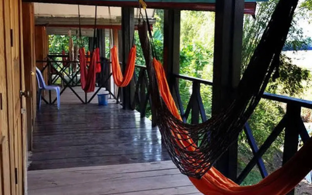 Riverview Bungalows & GH