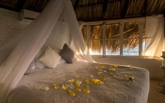 Hotel Coralina Island