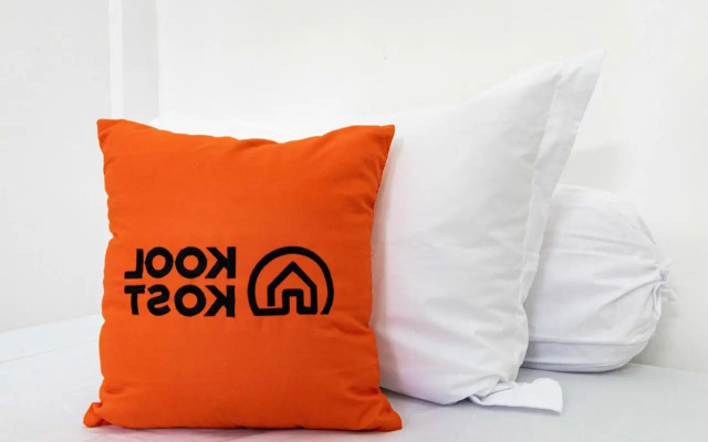 Pretty Girl Hostel by Reddoors