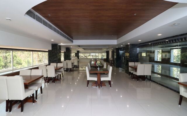 OYO 12823 Hotel Pearl Avenue