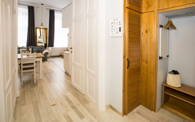 Wood and Light Apartment