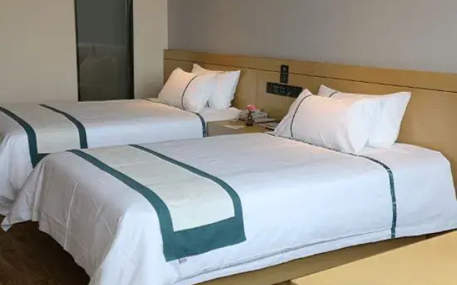 Yingdong Hotel (Shanghai Chongming Bao Town Zhong Road)