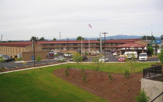 Rodeway Inn Portland Airport Hotel