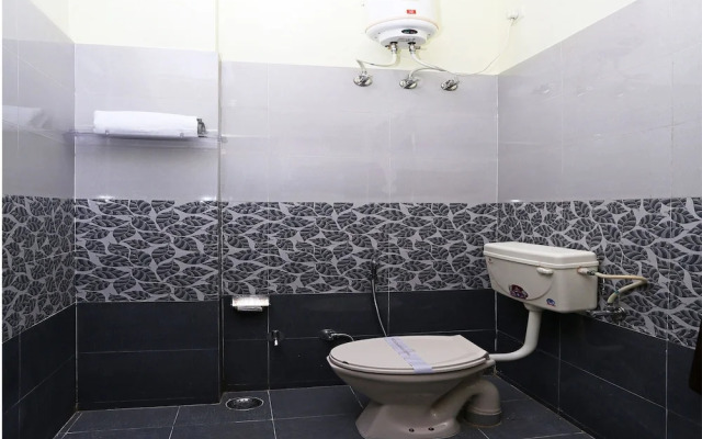 OYO 9649 Hotel Vijay Palace