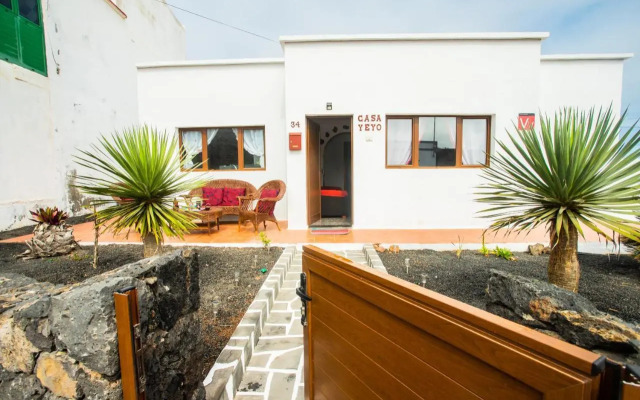 Rural Yeyo House in the volcano crater