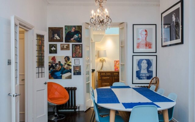 Characterful Townhouse With Patio in Arty Hampstead