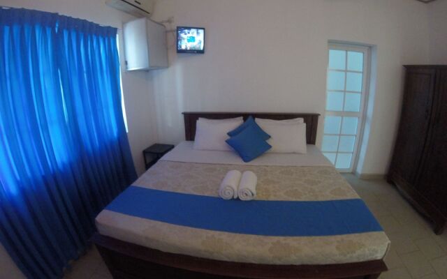 Negombo Blue Villa Hotel