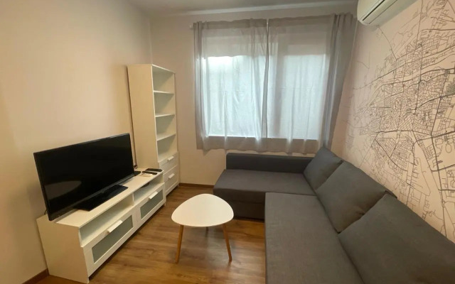 Top Center 2-BR Apartment with lovely Outdoor Area