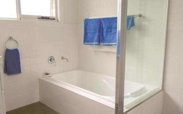 'RIVERSIDE RETREAT' 544 Ocean Drive, North Haven