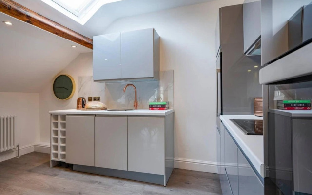 3 Bedroom - 2BR - Apartment - Central Windermere