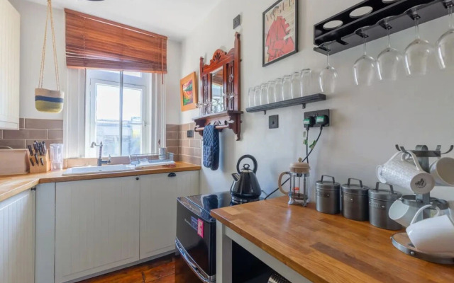 Trendy 2 Bedroom Apartment in the Heart of Brixton