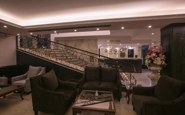 Strand Hotel