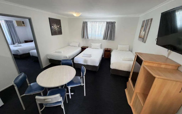 Centrepoint Motor Inn – Guest Rooms – Rockhampton