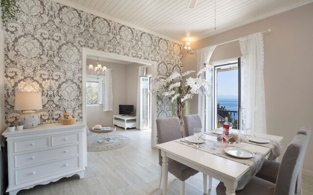 Chryssa Villa - Sun - Splashed Romantic