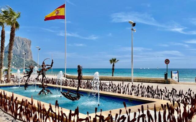 CANARIO Céntrico y a solo 50 metros de la playa