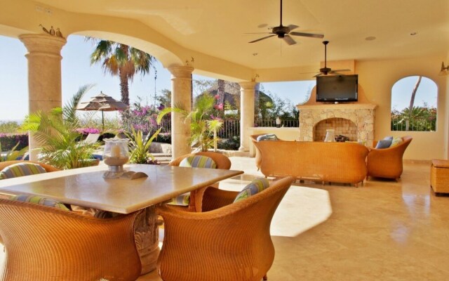 Villa Esquina - Split Level Villa With Ocean & Views