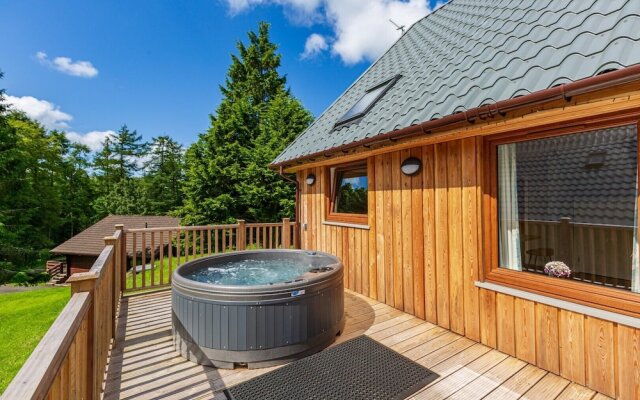 Lord Galloway 38 With Hot Tub, Newton Stewart