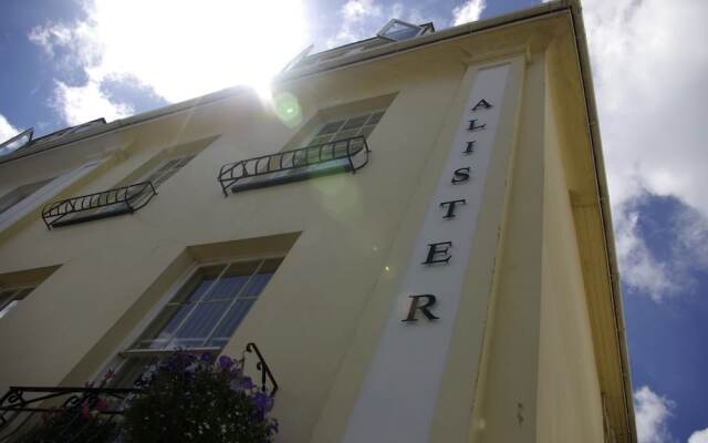 Alister Guest House