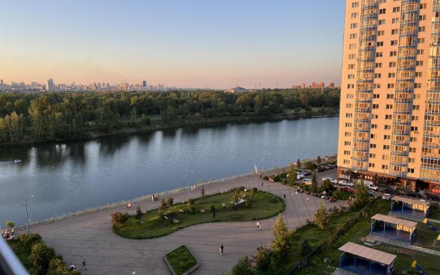 Апартаменты на набережной Ярыгинская 17