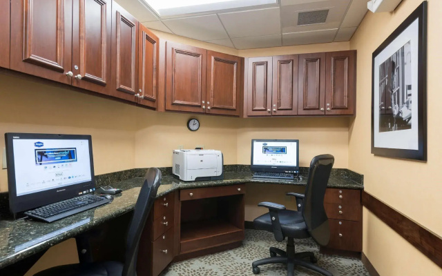 Hampton Inn & Suites Hartford-Manchester