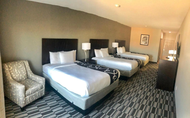 Catoosa Inn & Suites