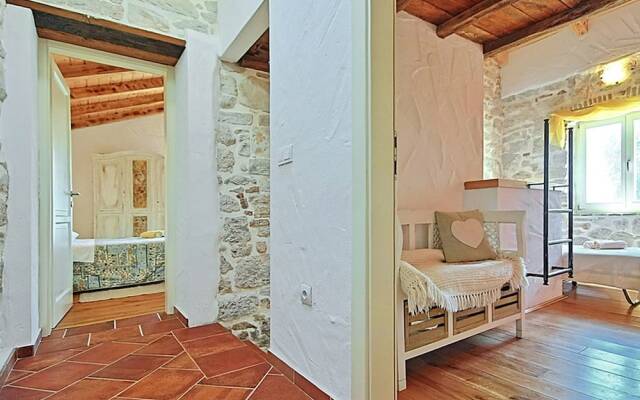 Rustic Villa in Dracevac With Outdoor Pool