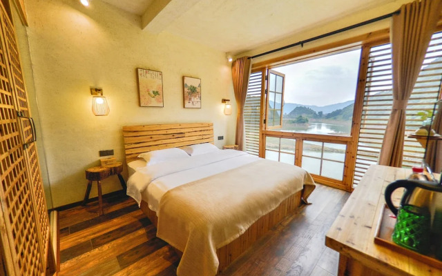 Floral Hotel Qiandaohu Deyishe Inn