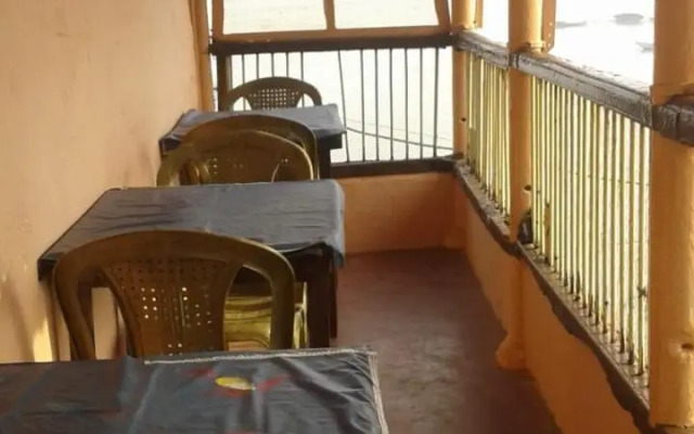 Sunrise Lodge