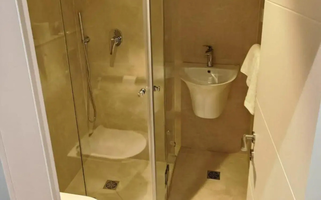 New Metropole Hotel